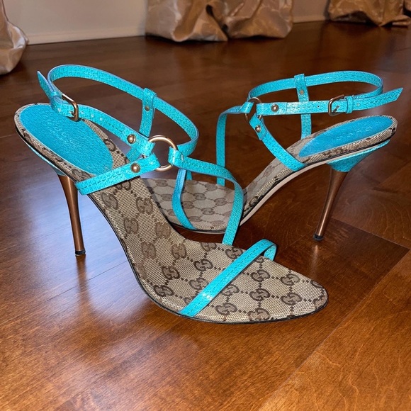 Gucci Shoes - GUCCI strappy sandals fit like an 8